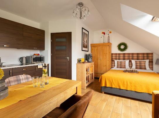 Apartamenty U Harrego I Przy Stawie Spa Z Klimatyzacja, Balia, Sauna, Ogrodem I Parkingiem Kudowa-Zdrój Kültér fotó