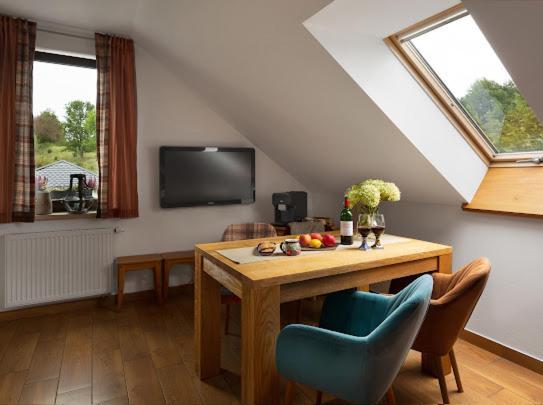 Apartamenty U Harrego I Przy Stawie Spa Z Klimatyzacja, Balia, Sauna, Ogrodem I Parkingiem Kudowa-Zdrój Kültér fotó